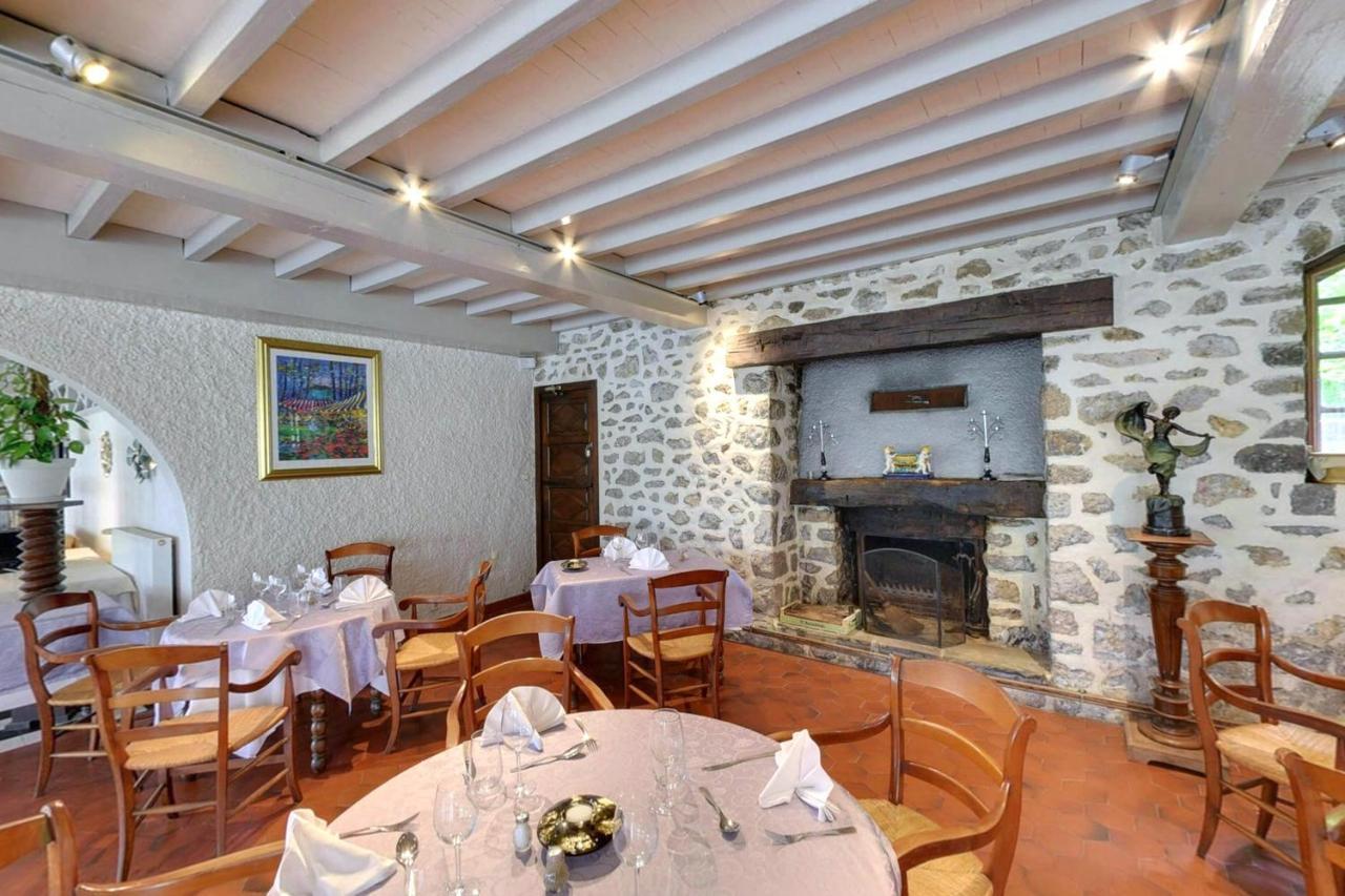 Fasthotel Oloron Hostellerie Du Paon Blanc Lurbe-Saint-Christau エクステリア 写真