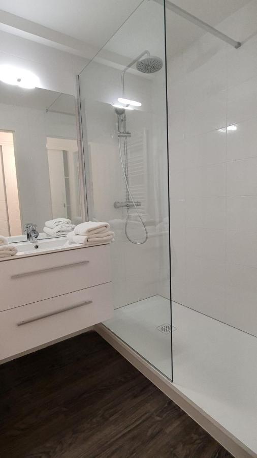 Fasthotel Oloron Hostellerie Du Paon Blanc Lurbe-Saint-Christau エクステリア 写真