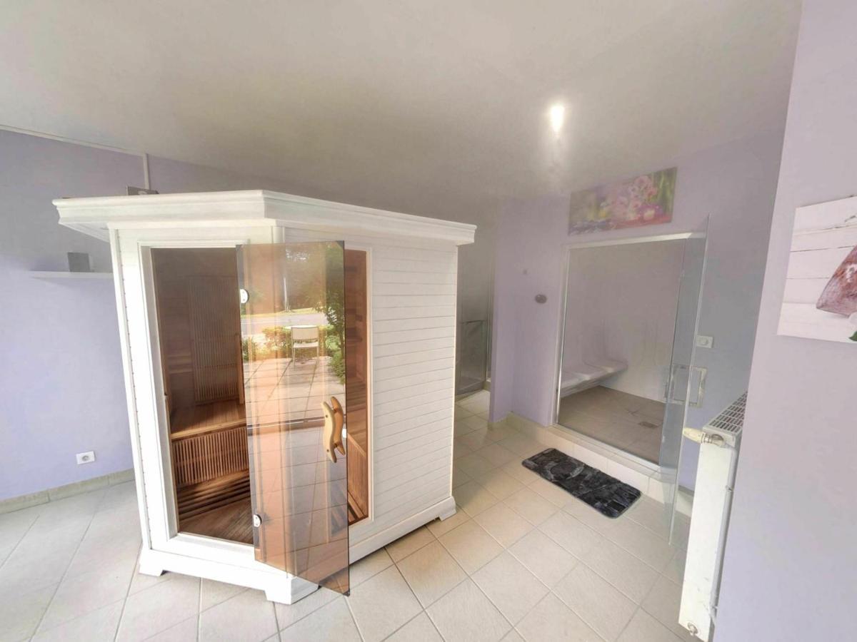 Fasthotel Oloron Hostellerie Du Paon Blanc Lurbe-Saint-Christau エクステリア 写真